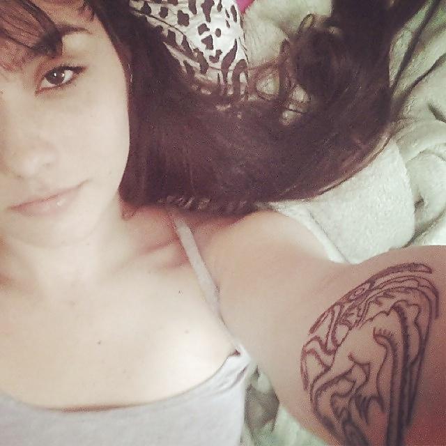 25P Facebook Friend - Isadora