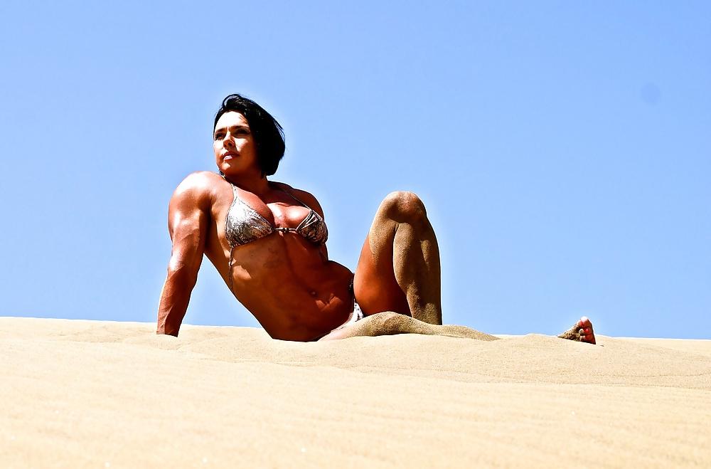 14P Rene Campbell - female bodybuilder