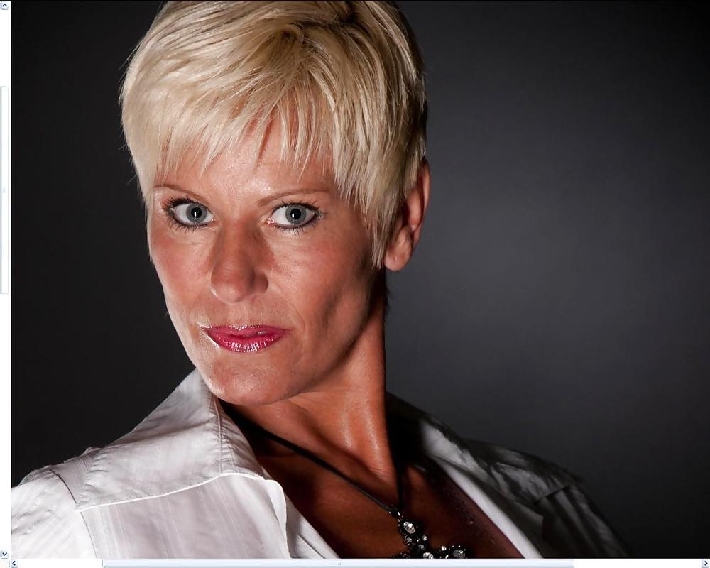 25P Mature escorts
