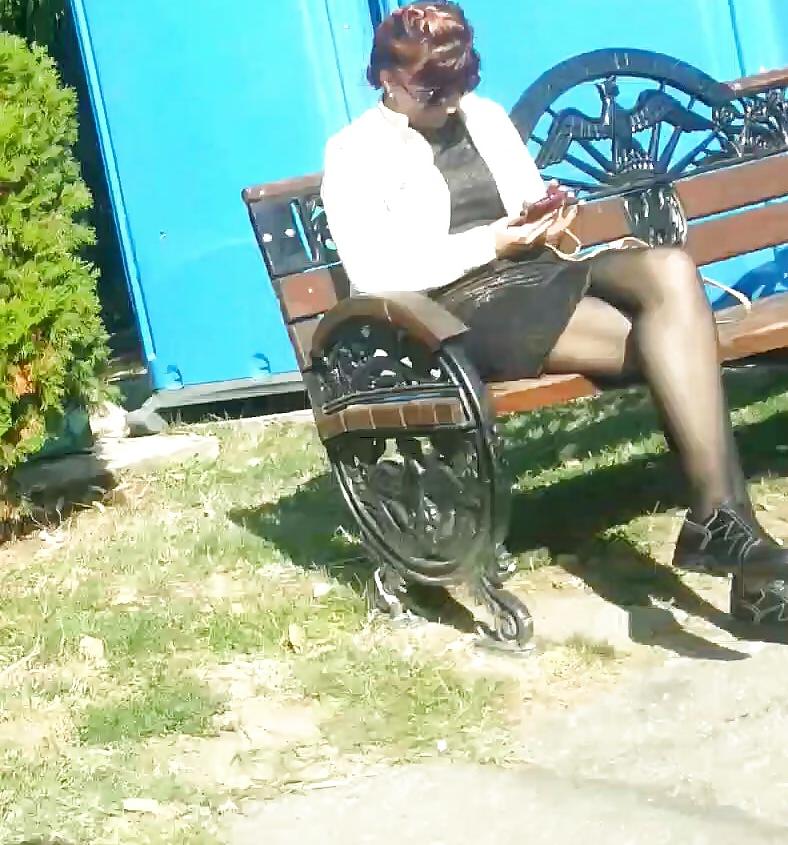 25P Spy old + young sexy nylon romanian