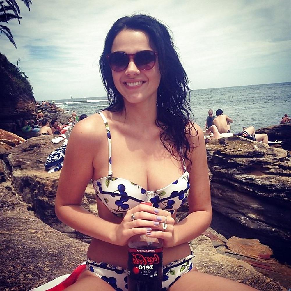 25P Demi Harman (Aussie actress in 'Home and Away')