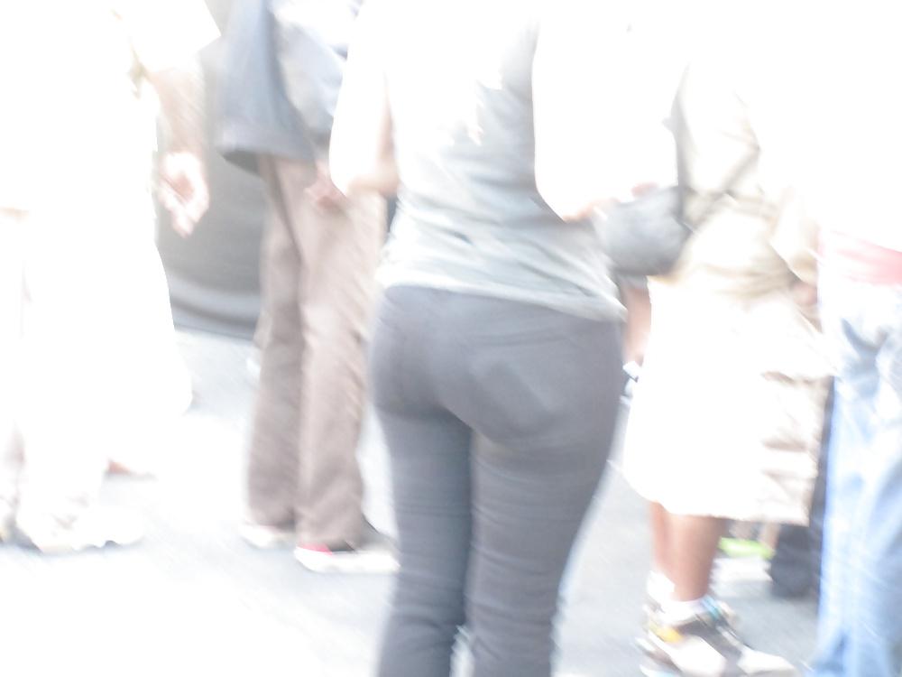 18P Random big ebony street asses(hidden cam)