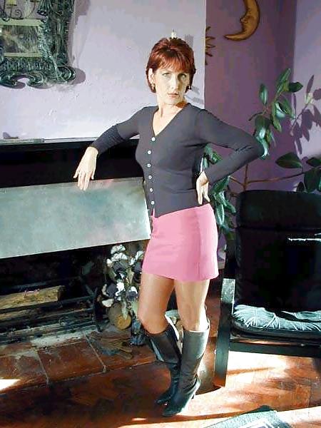 25P Older ladies surprise at home