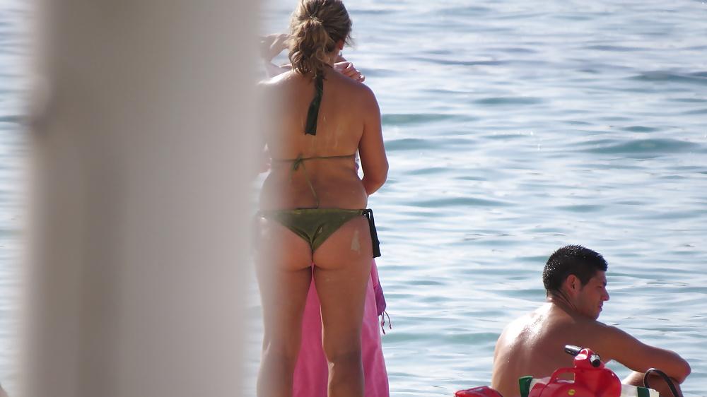 23P Holiday Voyeur 5