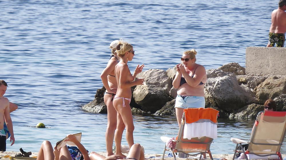 23P Holiday Voyeur 5