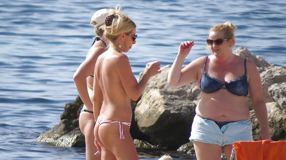23P Holiday Voyeur 5