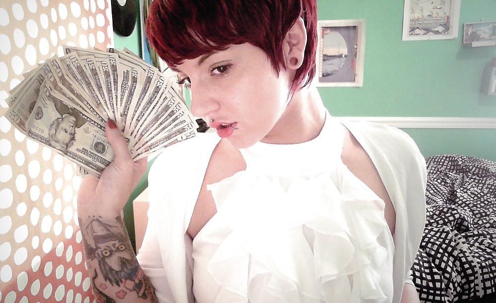25P Mistress Bijoux.