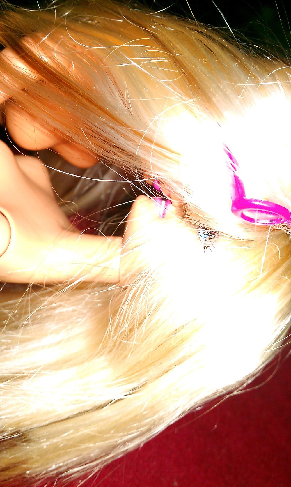 22P Tropical Holiday and Jornalism Barbie going Lesbian
