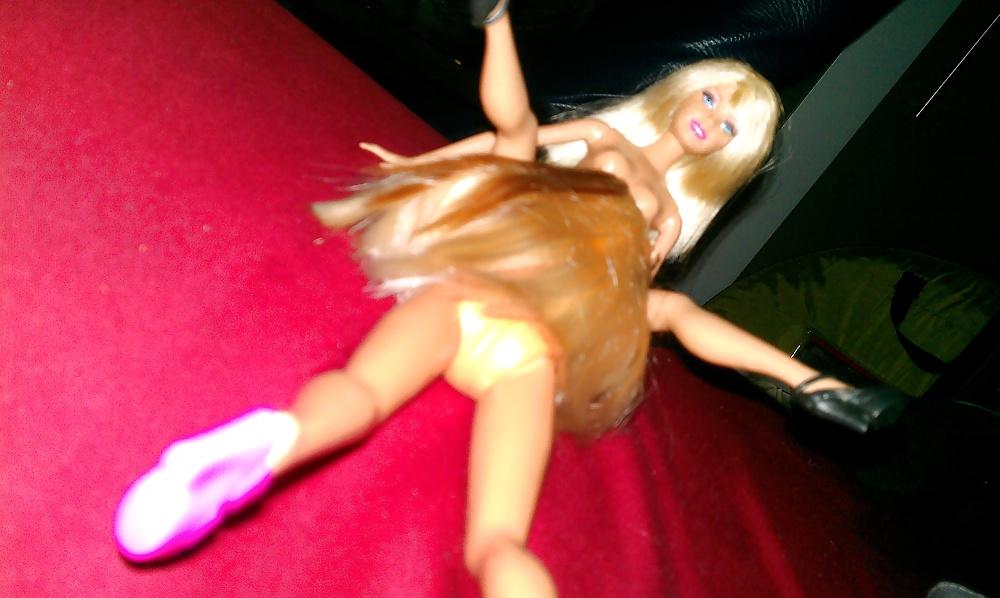 22P Tropical Holiday and Jornalism Barbie going Lesbian