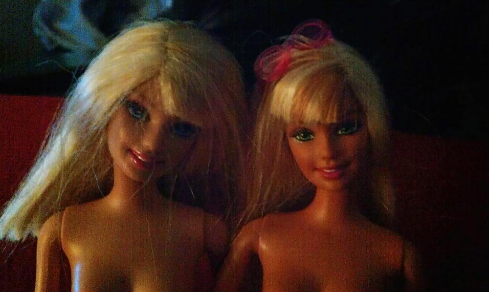 22P Tropical Holiday and Jornalism Barbie going Lesbian