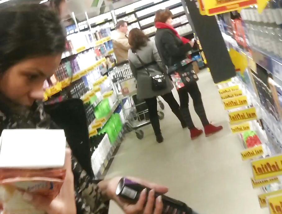23P Spy old + young women in supermarket romanian