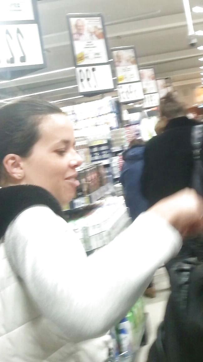 23P Spy old + young women in supermarket romanian