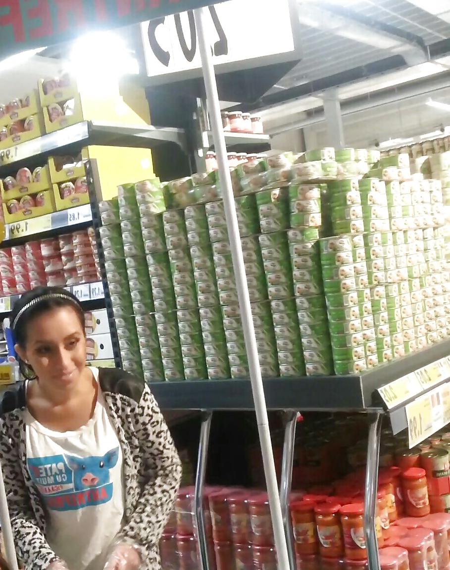 23P Spy old + young women in supermarket romanian