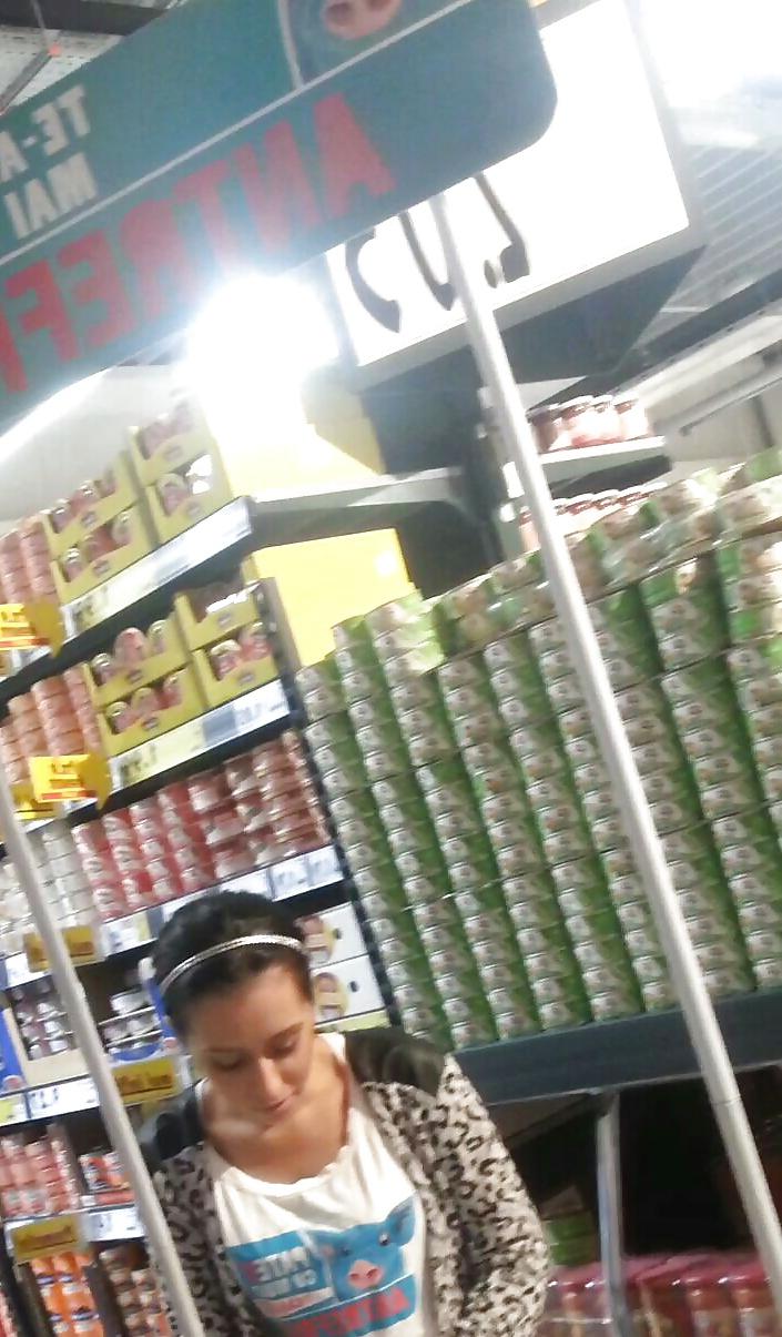 23P Spy old + young women in supermarket romanian