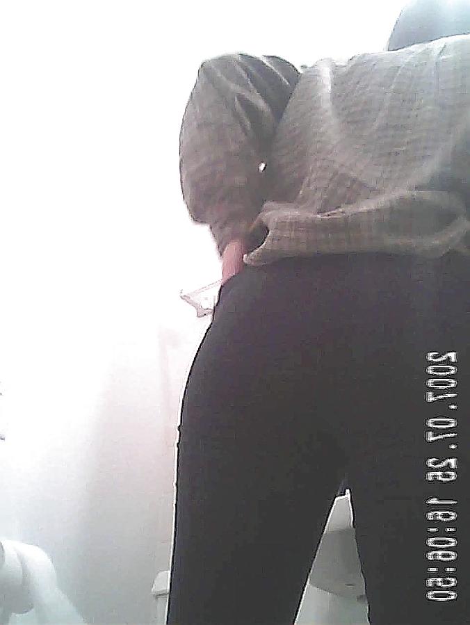 25P Spied on college chick begging to be ass fucked