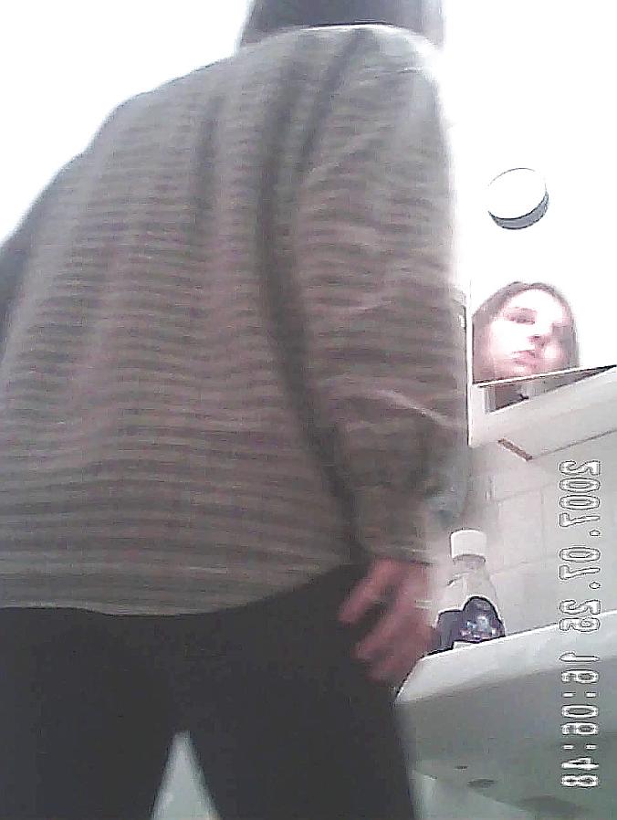 25P Spied on college chick begging to be ass fucked