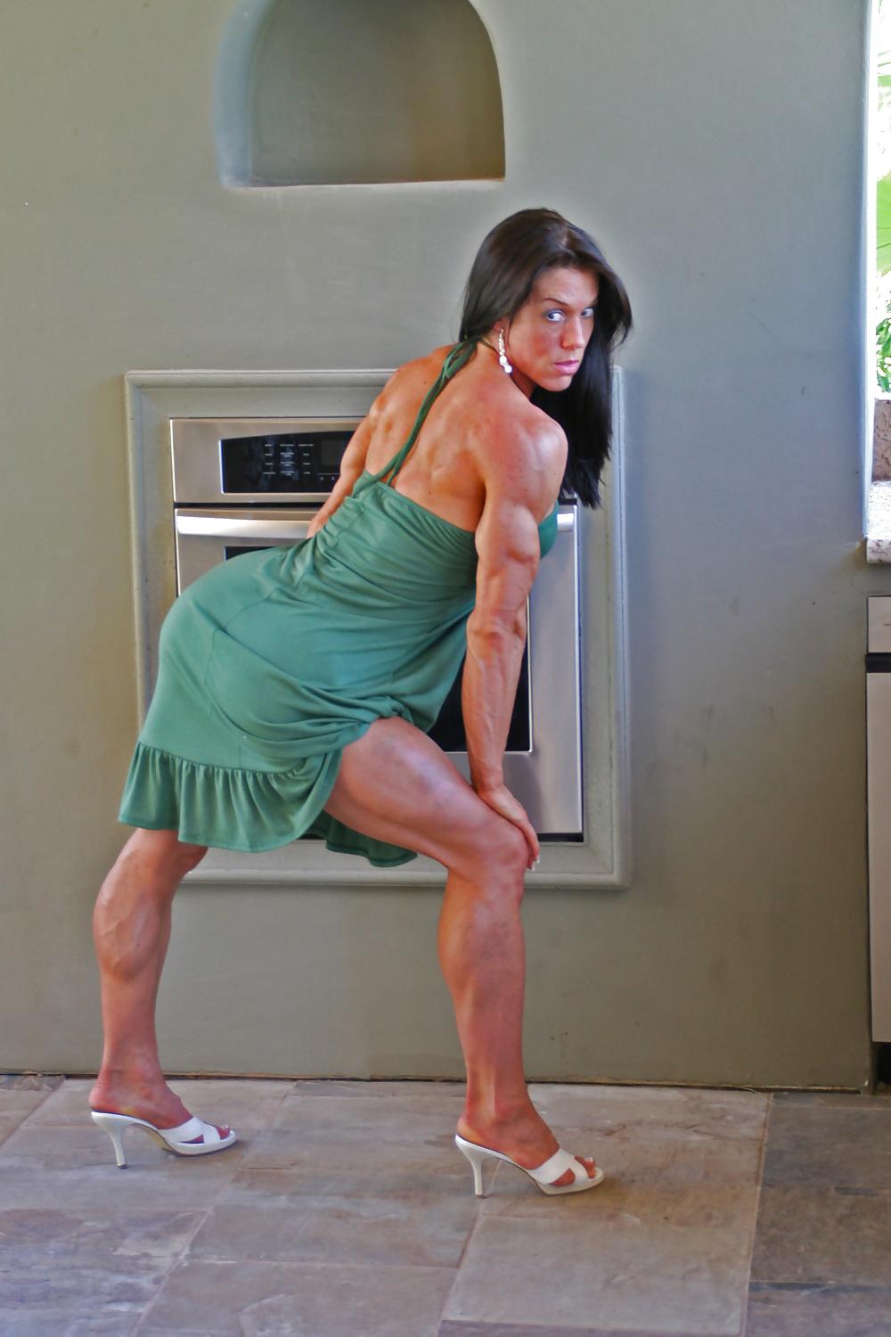 23P Jennifer Scarpetta  female bodybuilder