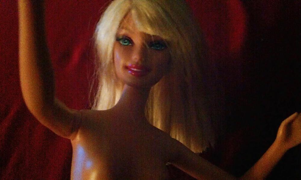 8P Journalism Barbie Doll