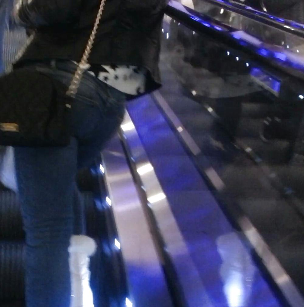 20P Spy in mall sexy teens romanian