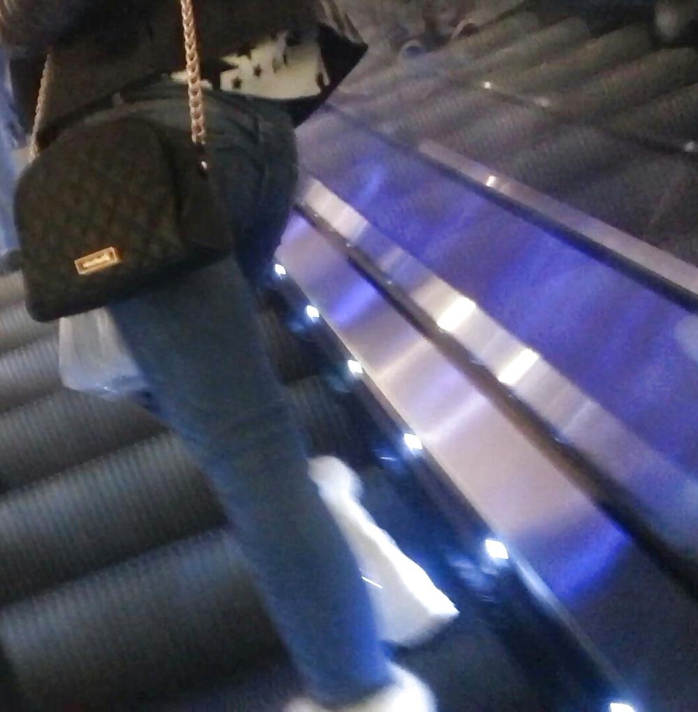 20P Spy in mall sexy teens romanian