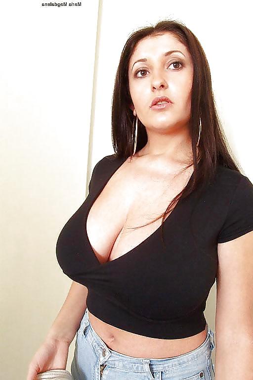 25P BIG BOOBS FROM ALLOVER THE WORLD