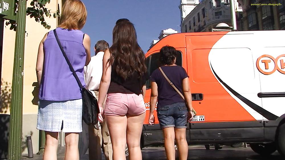 6P Hot spanish teen in fucsia shorts