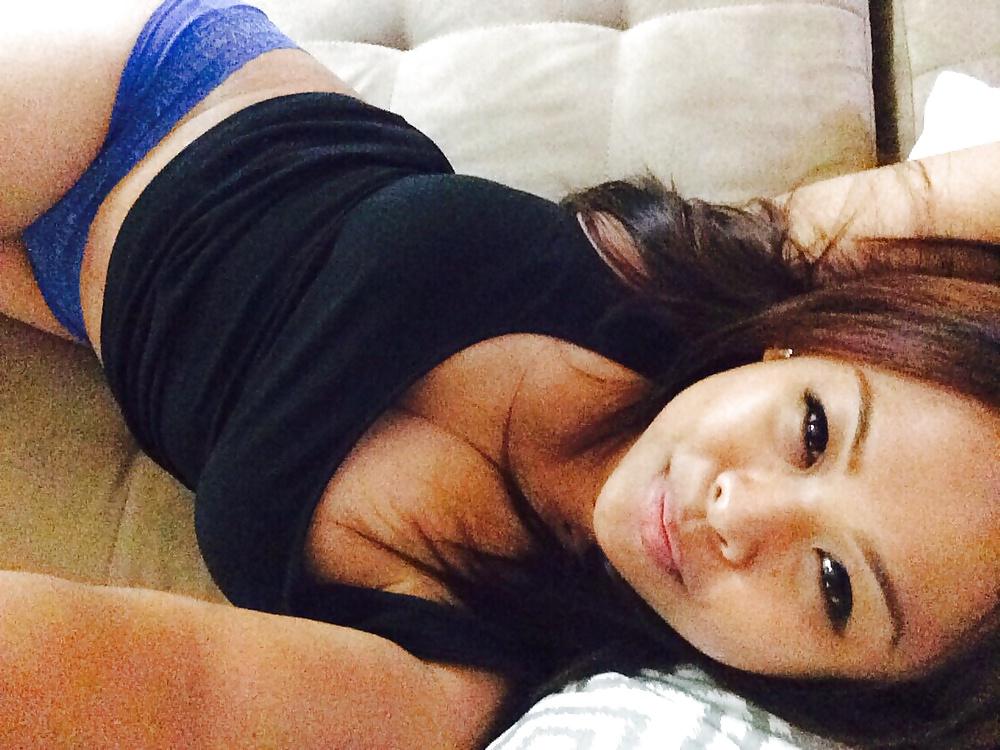 15P Amateur Wives Share Photos 2