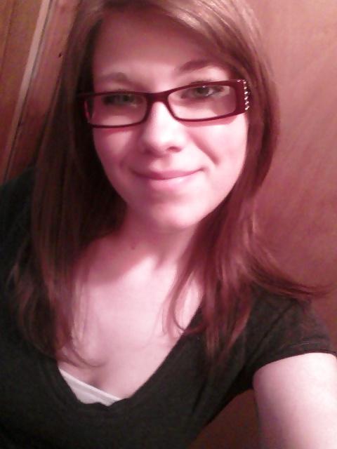 15P Amateur Wives Share Photos 2