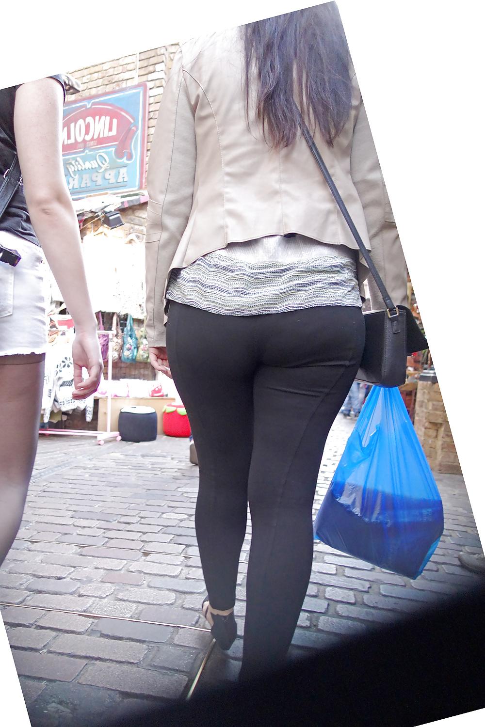 12P Black round candid ass