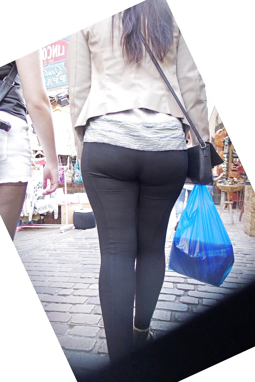 12P Black round candid ass