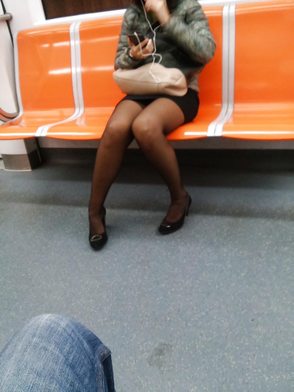 8P Italian (MILF) woman photographed in the subway (Italy)