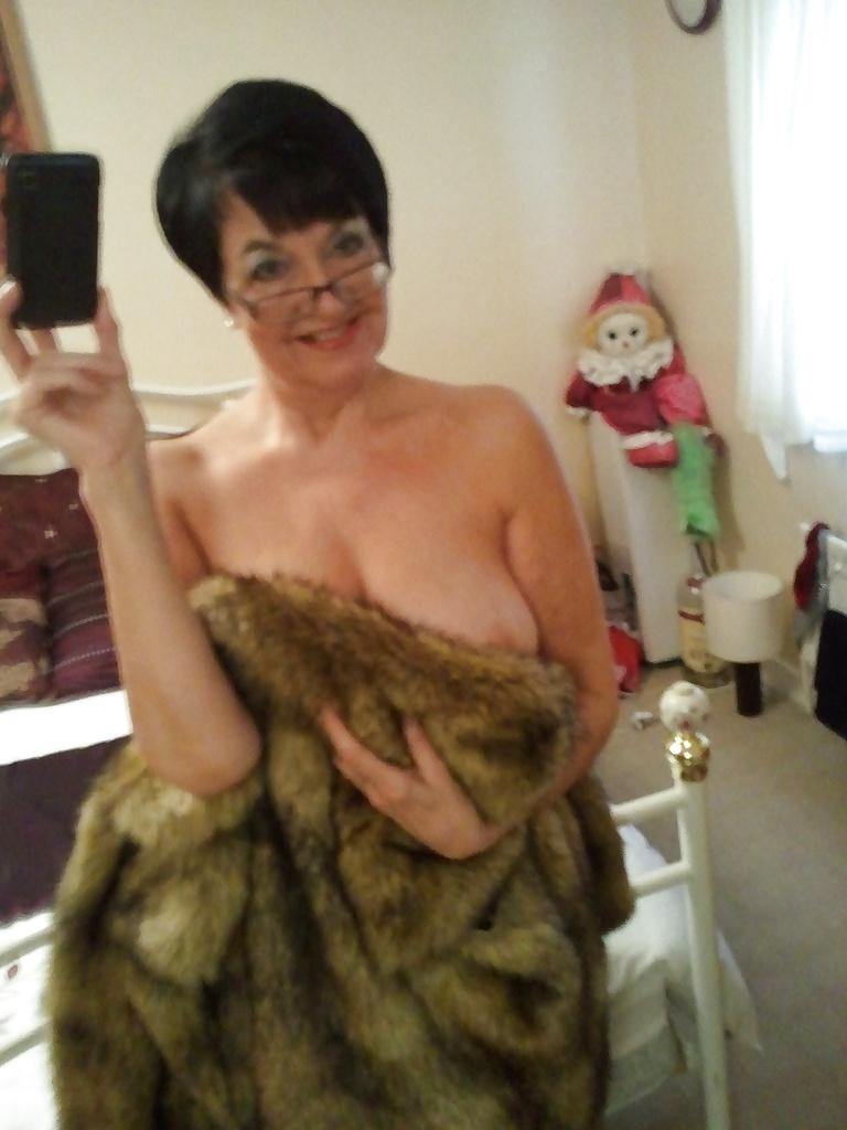 17P Gina's friend Jean Asked Us To Post Her Selfies