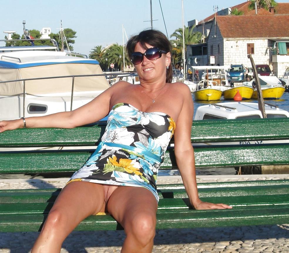 25P Flashing Pussy Part 2 (The next 440)
