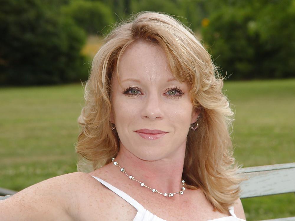 25P Perfect Mom Every Teen Boy Wants to Fuck