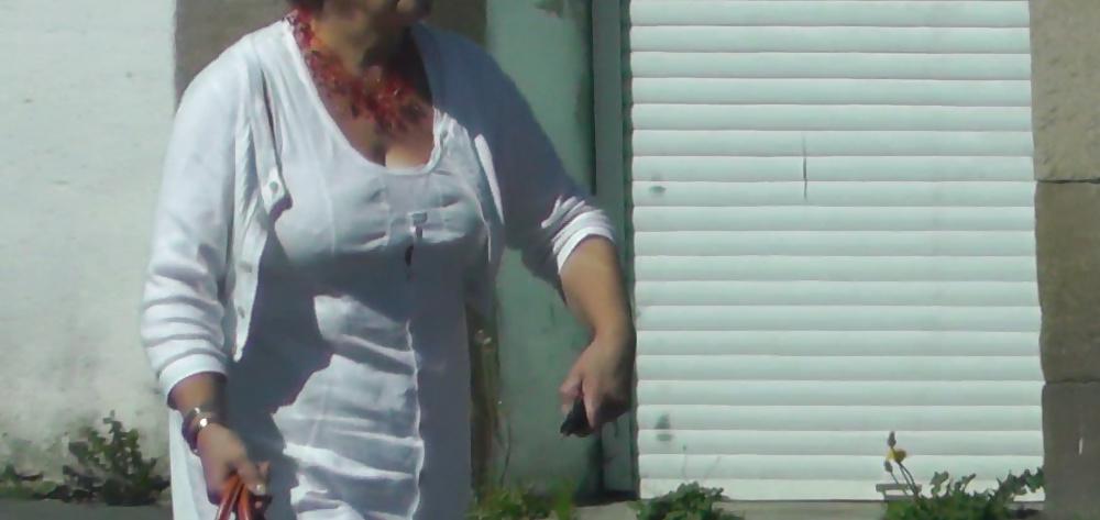 11P A sexy granny i know