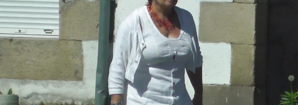 11P A sexy granny i know