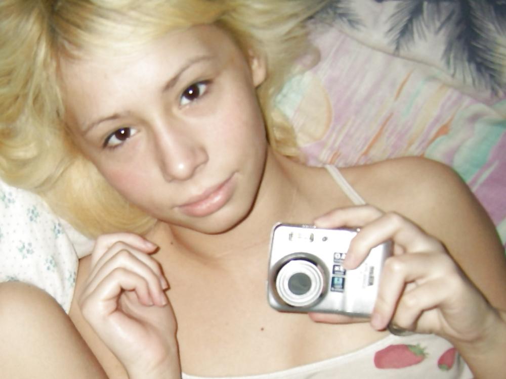 25P Young blond girlfriend asshole gaped (Camaster)