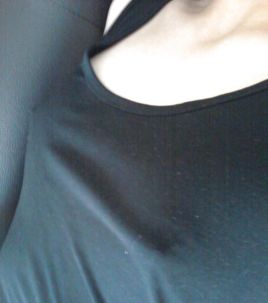 15P Korean girl nude at home