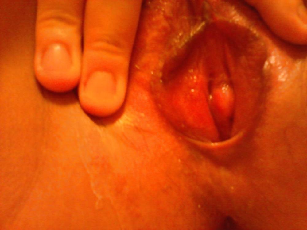 15P Korean girl nude at home