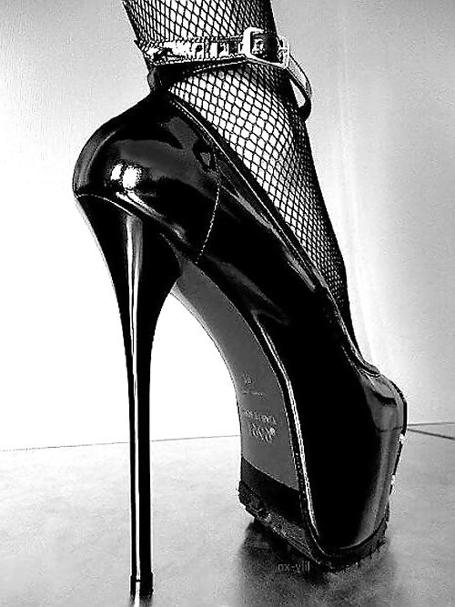 25P Ballbusting Heels & Domination