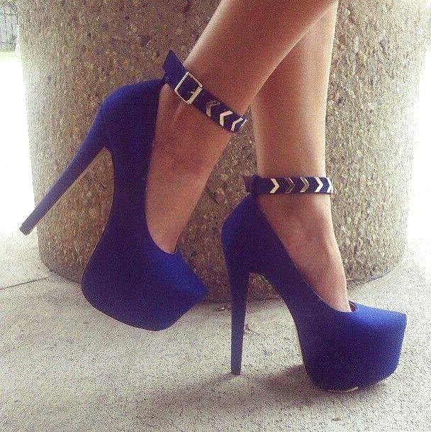 25P Ballbusting Heels & Domination