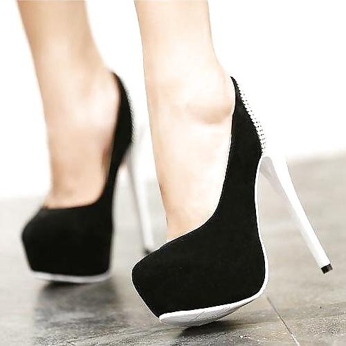 25P Ballbusting Heels & Domination