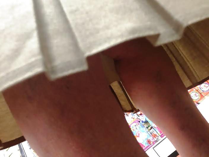 9P Mature upskirt 09 10 14