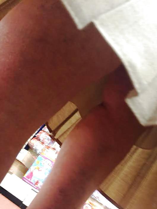 9P Mature upskirt 09 10 14