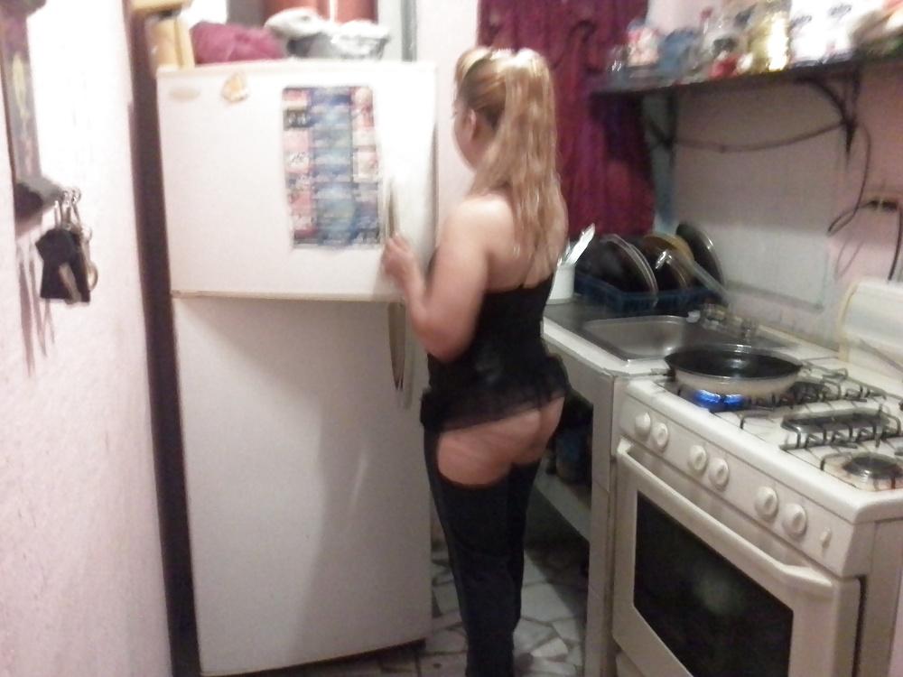 8P Latina butt cheeks