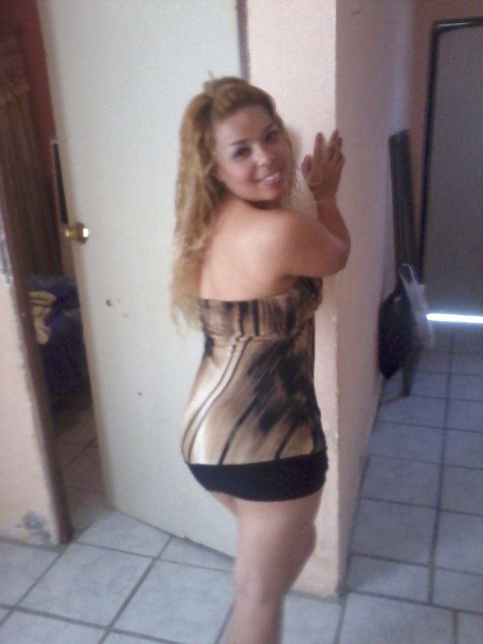 8P Latina butt cheeks