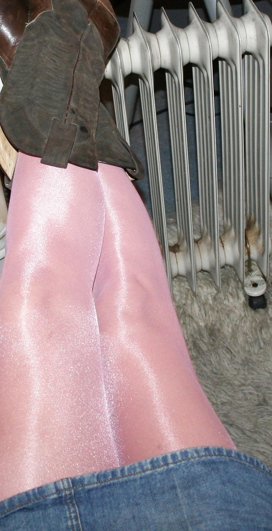 17P Long Legs in Pink Pantyhose
