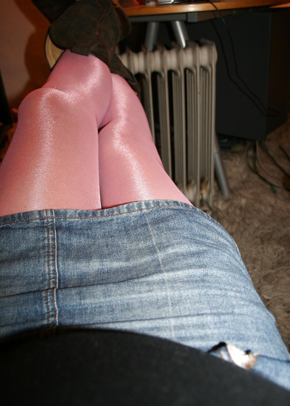 17P Long Legs in Pink Pantyhose