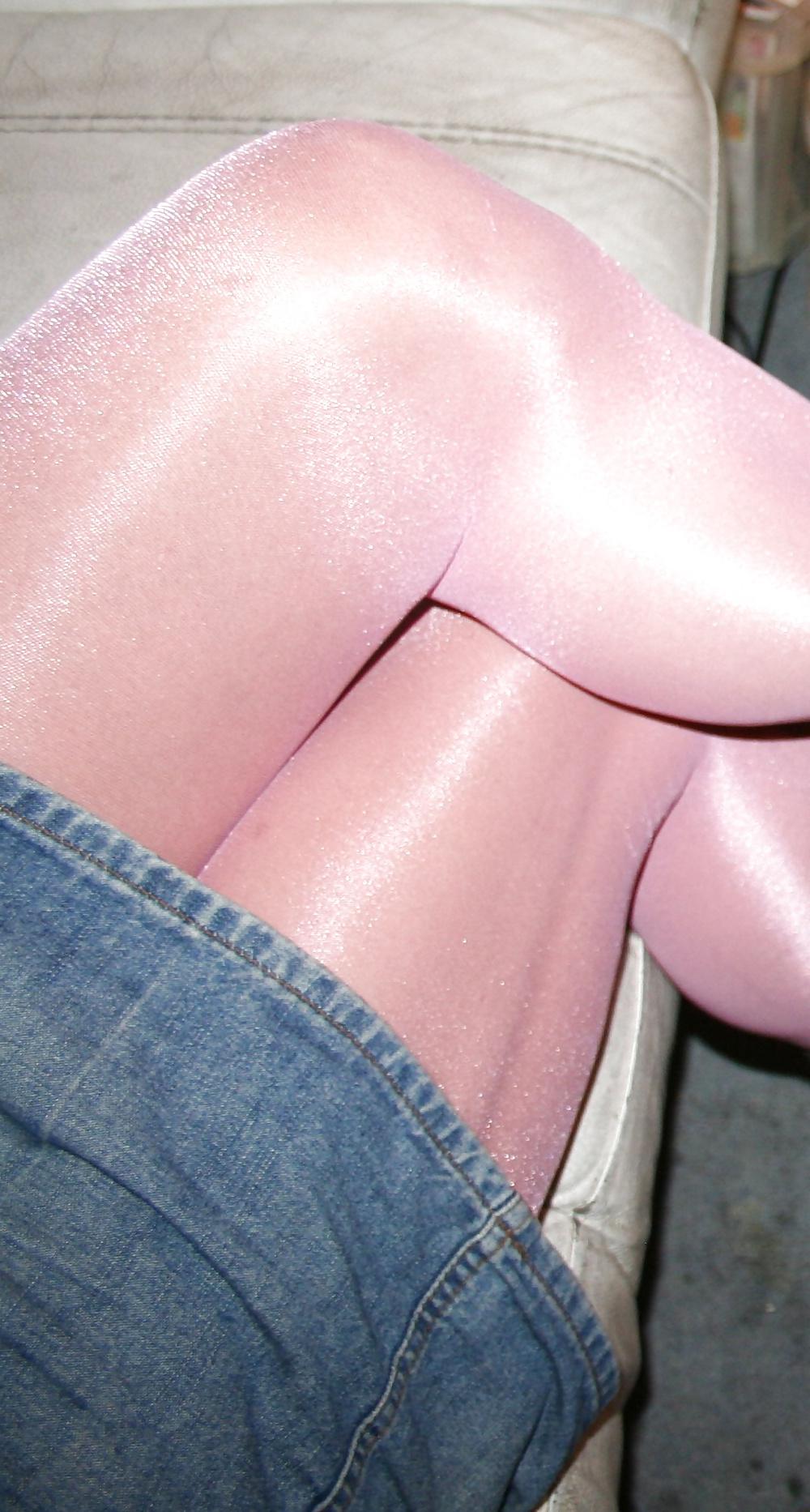 17P Long Legs in Pink Pantyhose