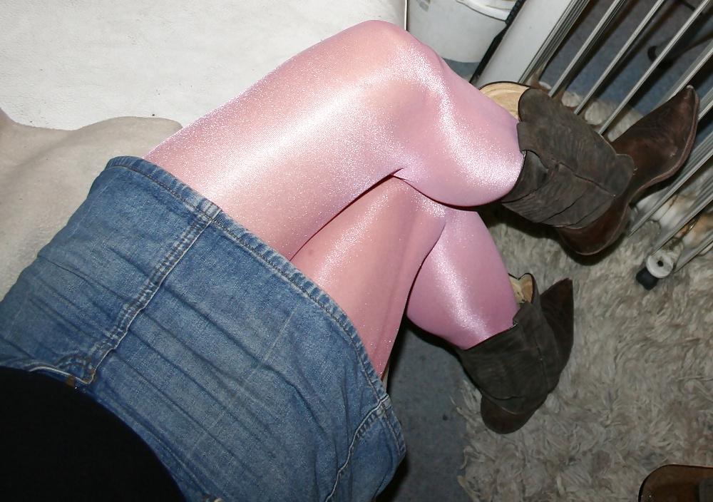 17P Long Legs in Pink Pantyhose